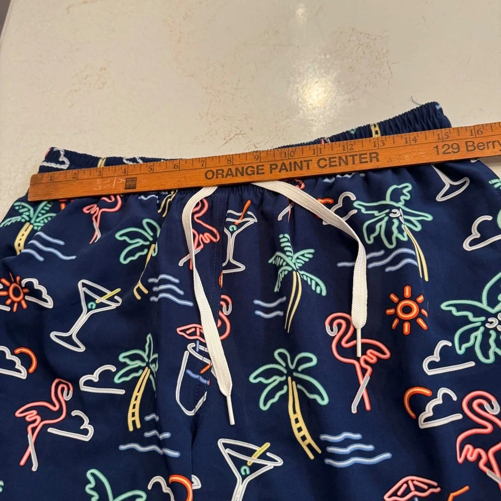 Chubbies Swim Trunks Mens Large Navy Neon Tropical Flamingo Good 5.5